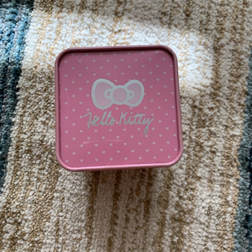 Hello Kitty tin box
